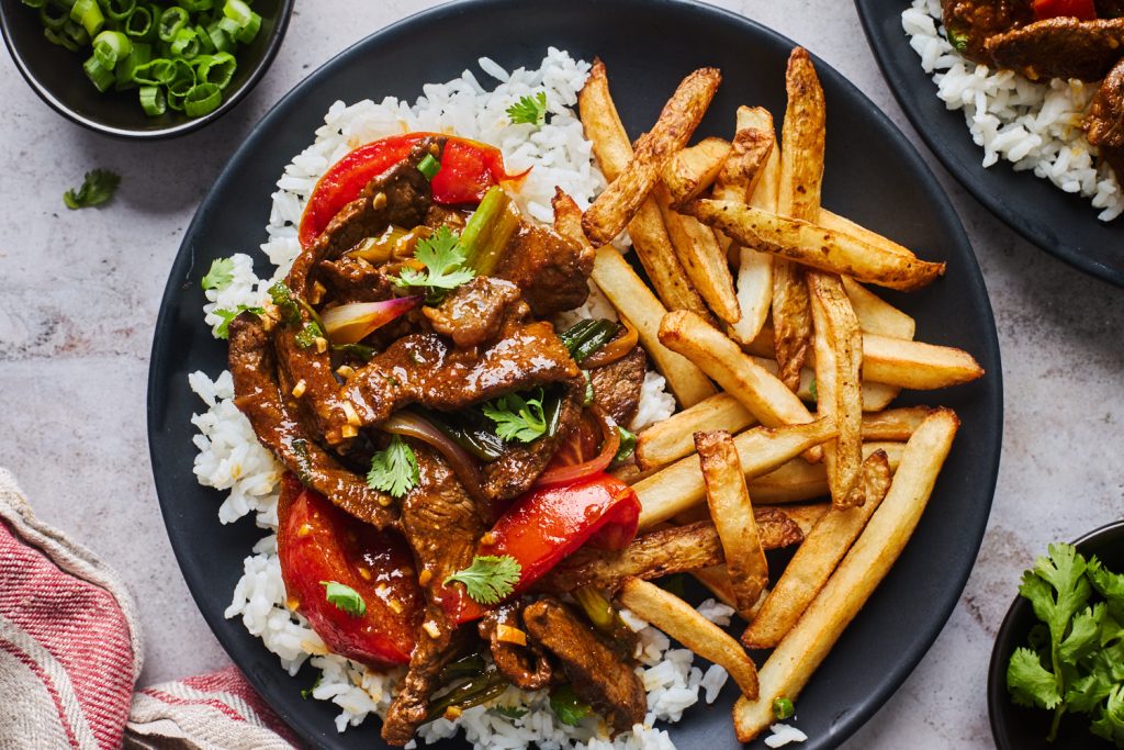 غذای محلی پرو lomo saltado