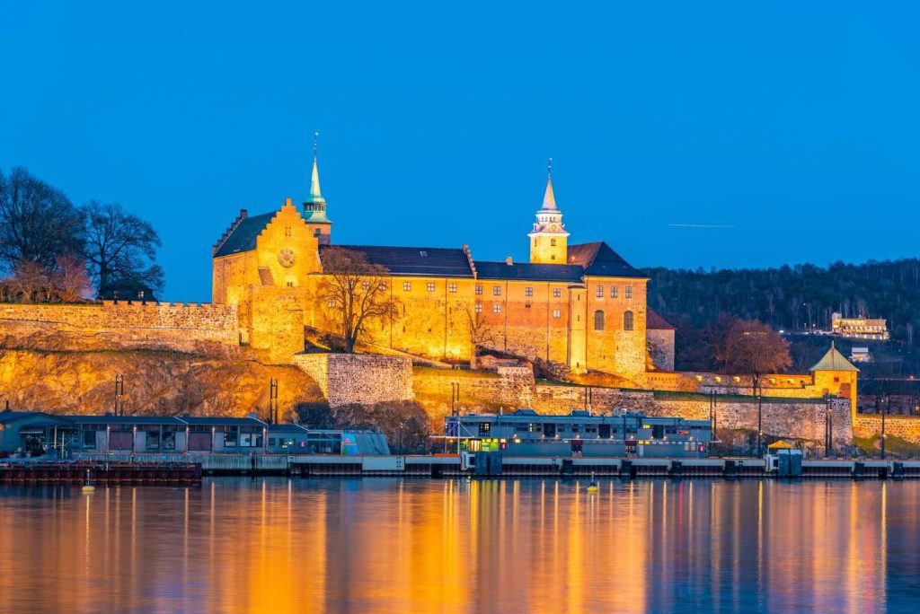 قلعه Akershus در شهر Oslo از دیدنی‌های تور نروژ رویاس تراول.