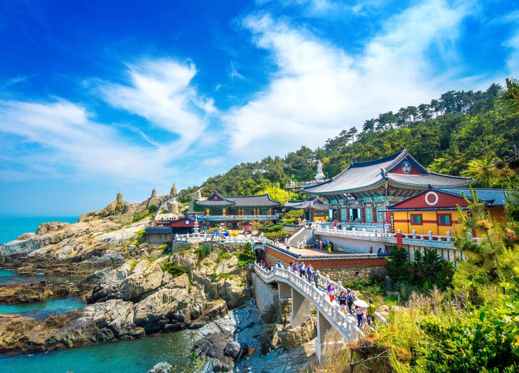 -haedong-yonggungsa-temple-and-haeundae-sea-buddhist-temple-in-busan-south-korea