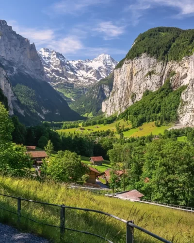 887726-Lauterbrunnen-Switzerland-Mountains-Panorama-Crag_14_11zon