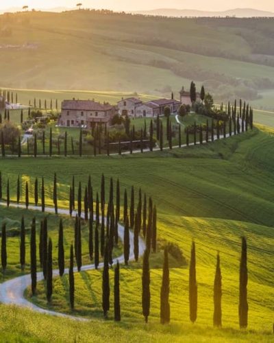 Panoramic-view-of-a-spring-day-in-the-Italian-rural-landscape.-min