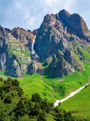 Talas-Kyrgyzstan-Mountains-Scenery-Crag