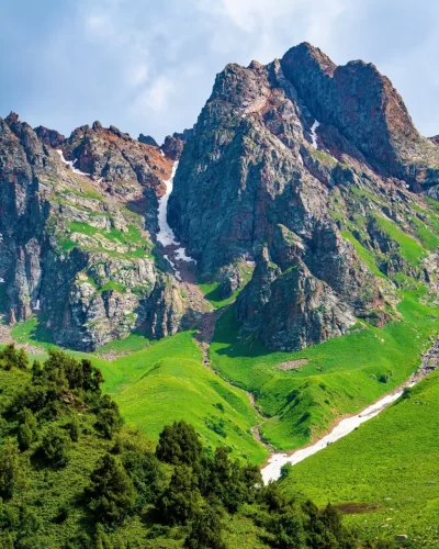 Talas-Kyrgyzstan-Mountains-Scenery-Crag