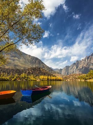 Upper_kachura_lake