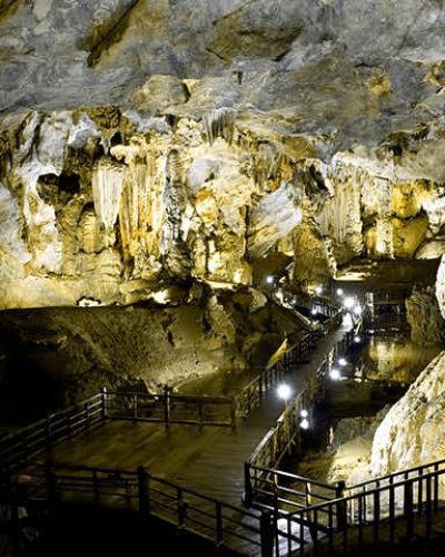 caving-in-vietnam-phong-nha