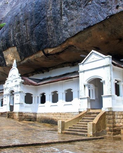 dambulla-sri-lanka-temple-rock