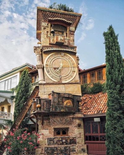 leaning towerin tbilisi